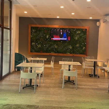 Astoria Patria 3* ママイア
